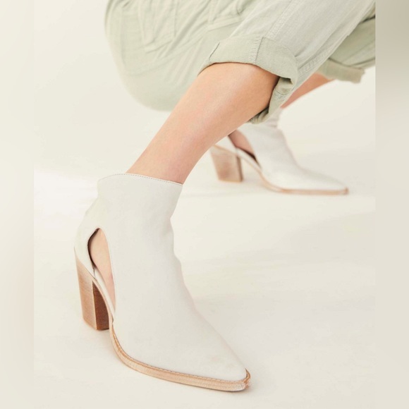 Free People White Ankle Boots - Picture 5 of 16
